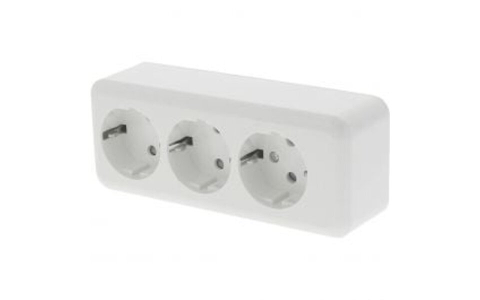 Q-LINK Q-LINK 3-way Surface-mounted Wall Socket with Earth Connection and Child Safety Feature LED accessories