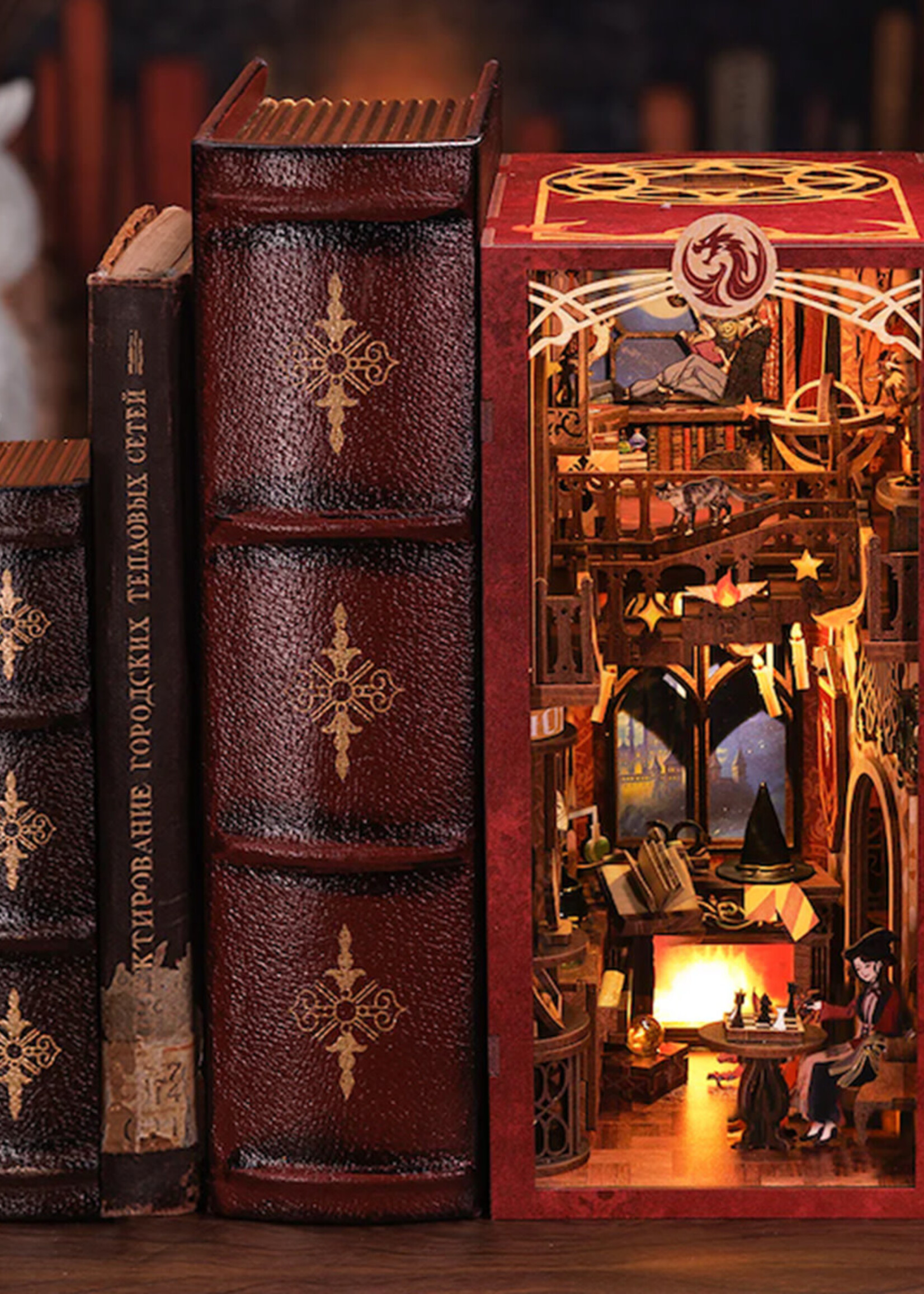 Book Nook Kit DIY Flame Common Room 226pc + LED Light