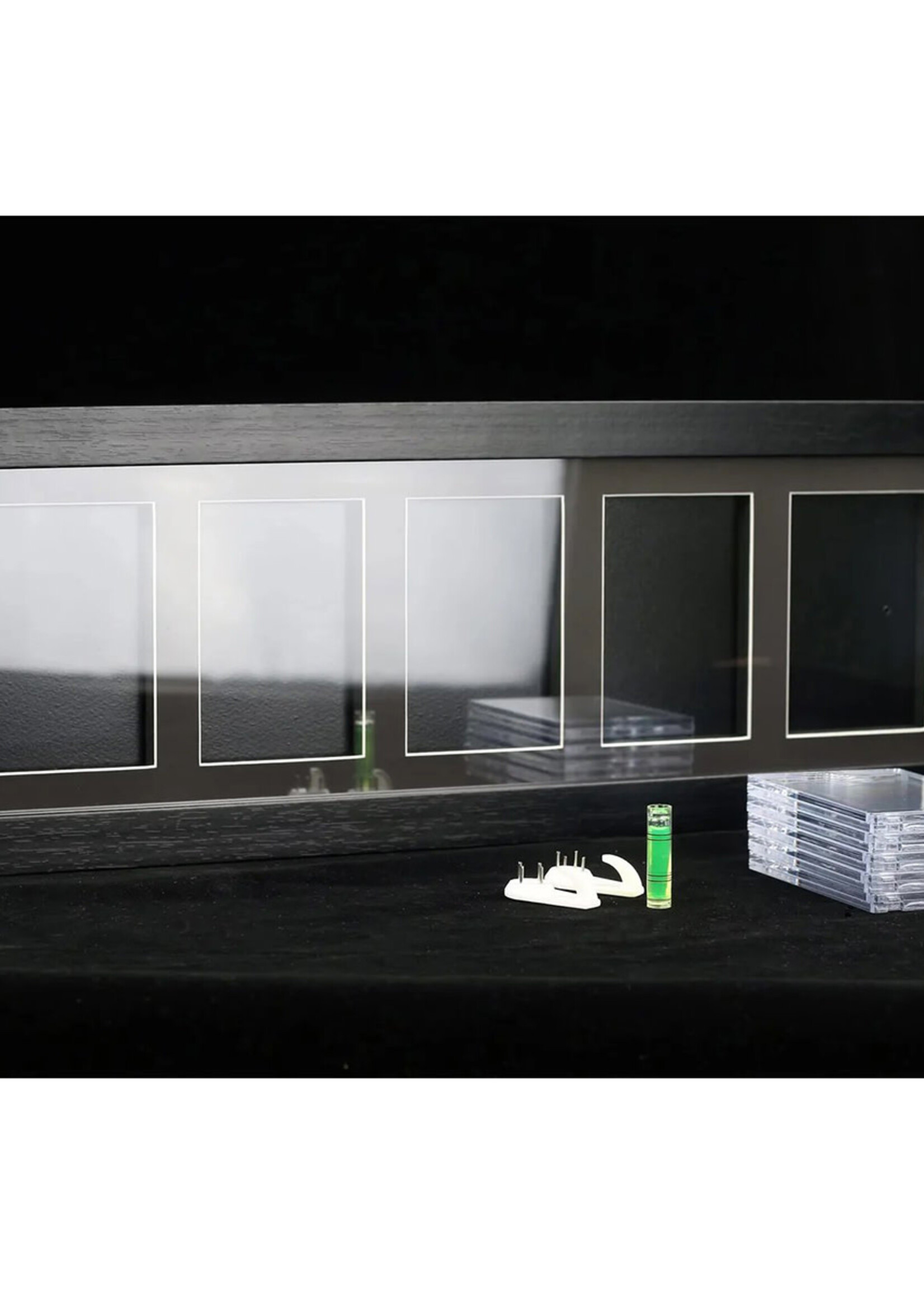 EvoRetro Display Case 5 Cards In Magnetic Case