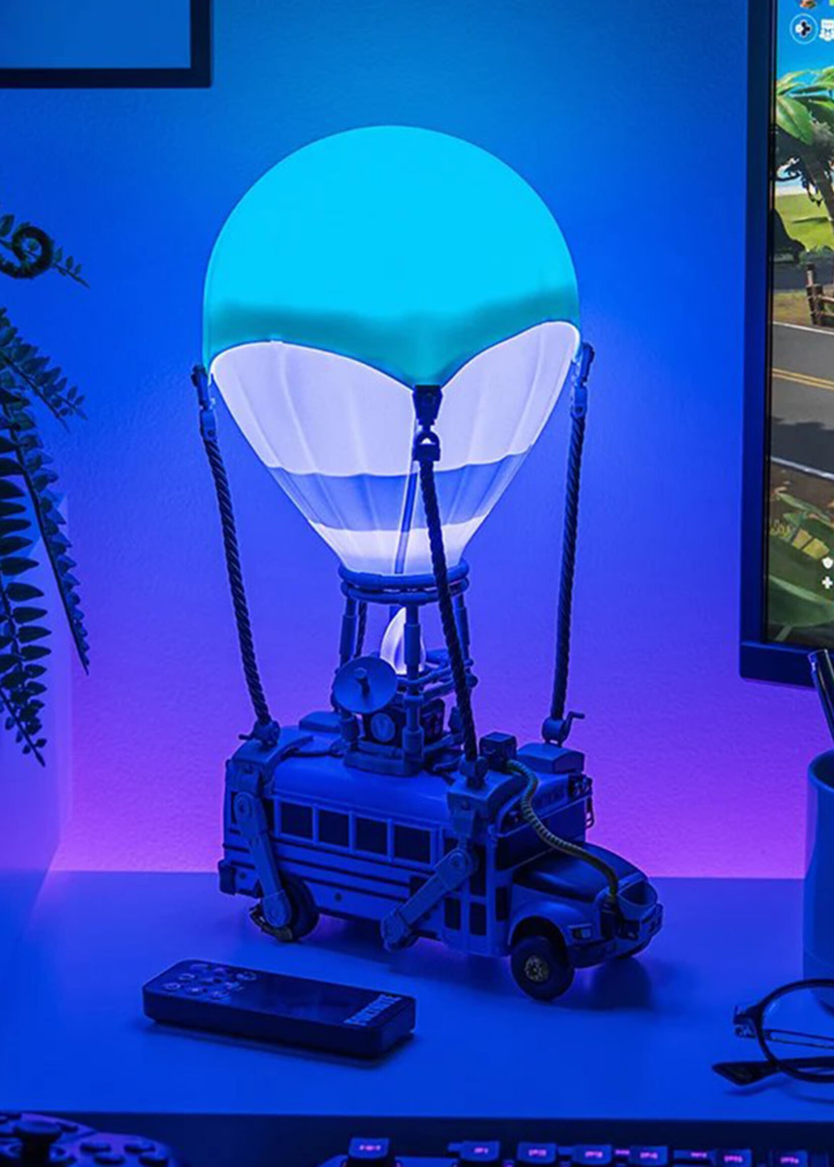 Fortnite Battle Bus Diorama Light 31cm