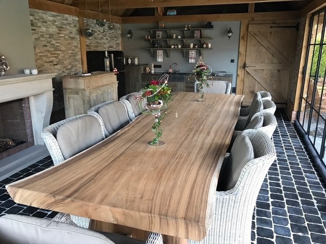 Coordinate your teak furniture with these interior tips