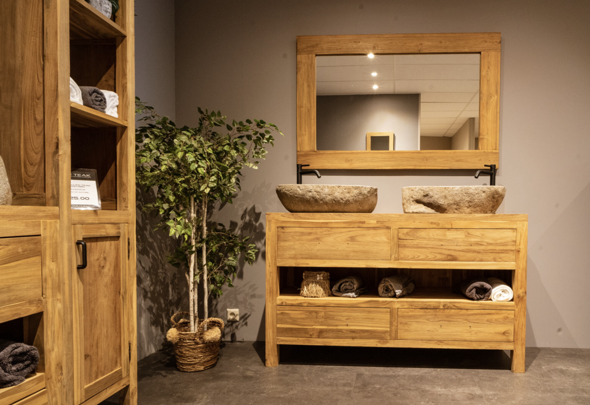 Which wood is suitable for the bathroom?