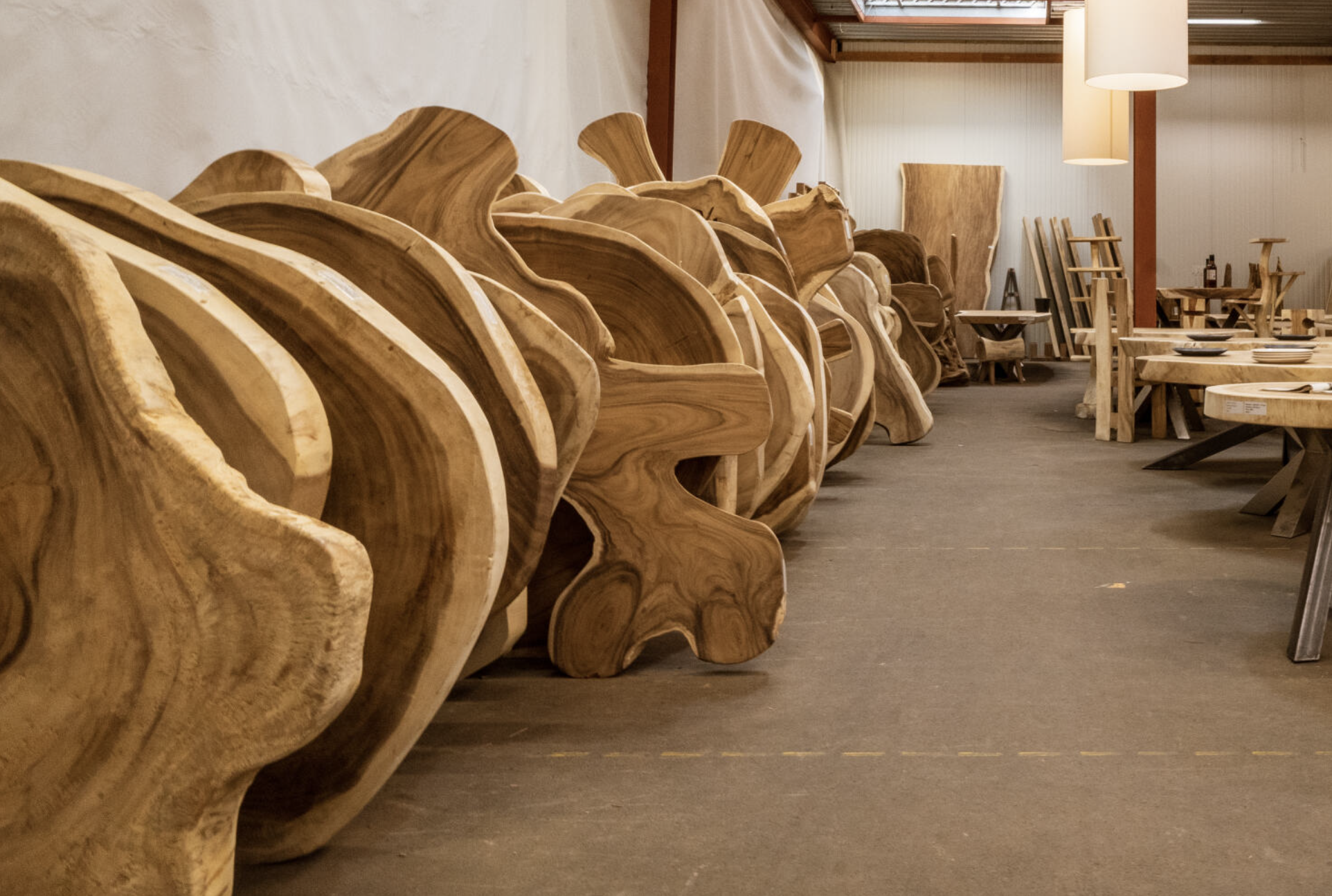 How do you maintain a live edge table?