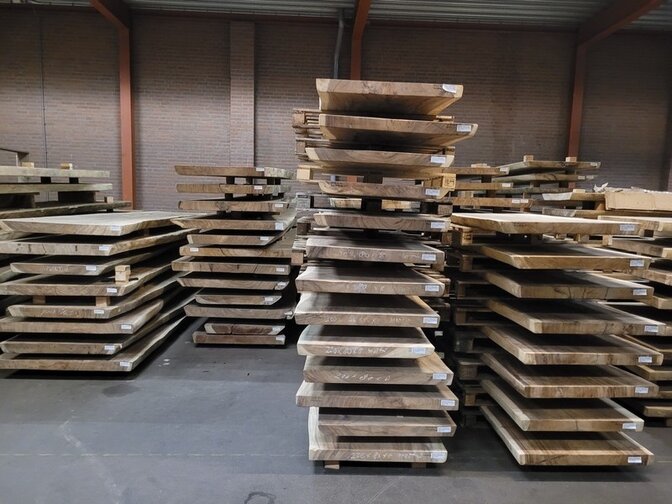 Tree trunk dining table 90/100 x 260 cm x 7cm