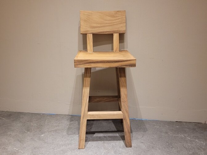 Suar bar chair with backrest