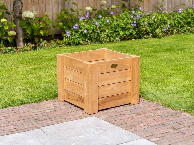 Teak flower box 50x50x40cm