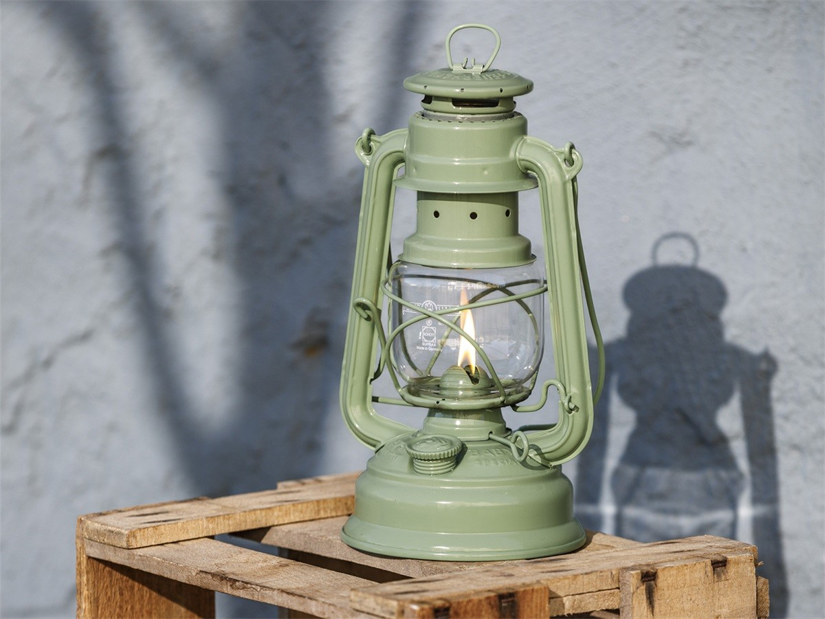 Feuerhand Feuerhand Stormlamp 276 Sage Green