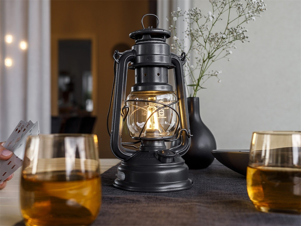 Feuerhand Feuerhand LED Stormlamp 276 Metalic Grijs