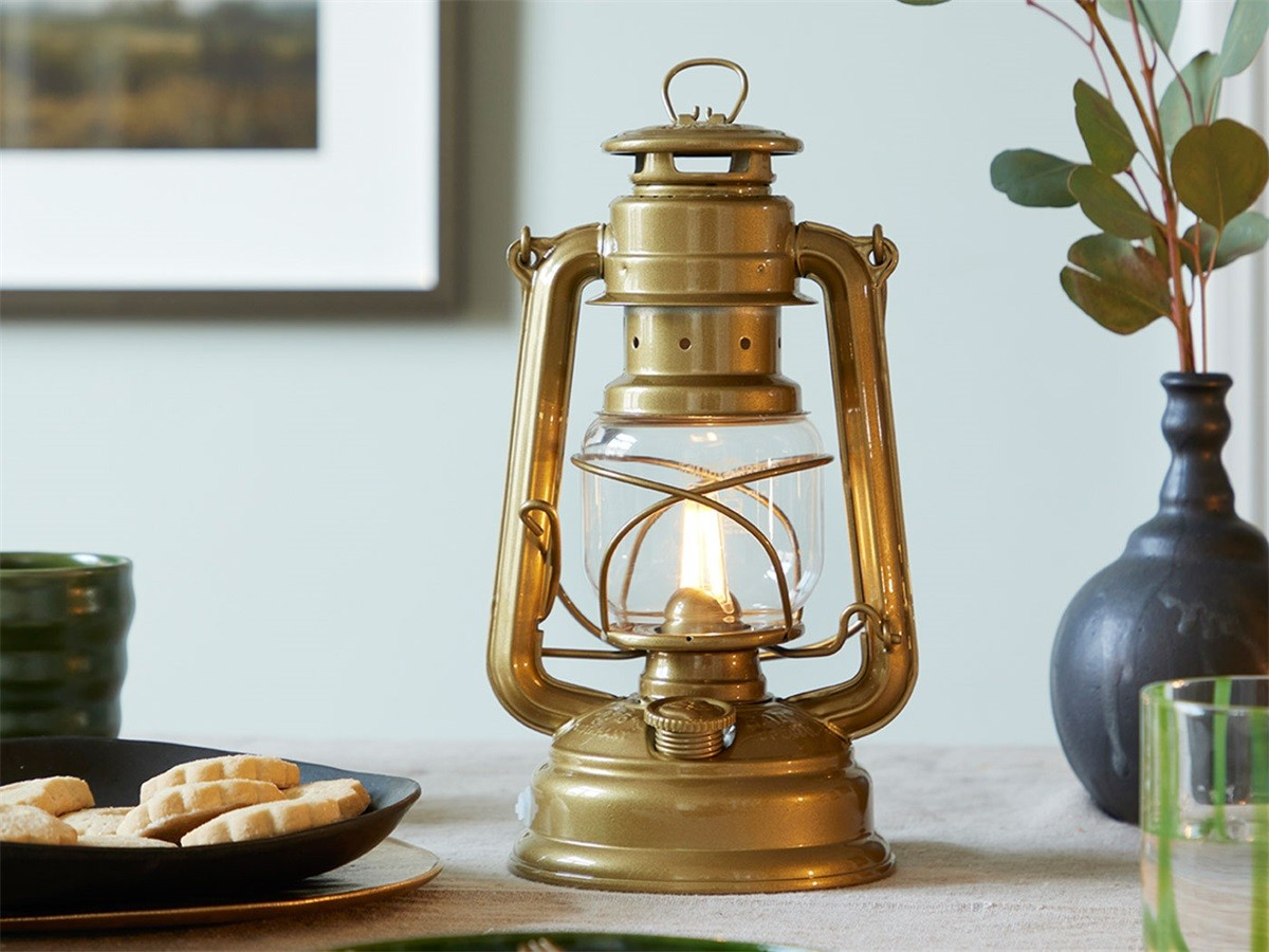 Feuerhand Feuerhand LED Stormlamp 276 Goud