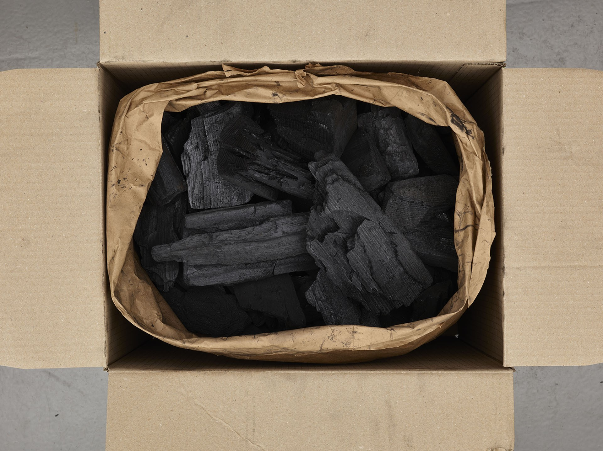 Flames & Flavour Houtskool Europese Eiken & Beuken Houtskool 9 kilo  – Flames & Flavour