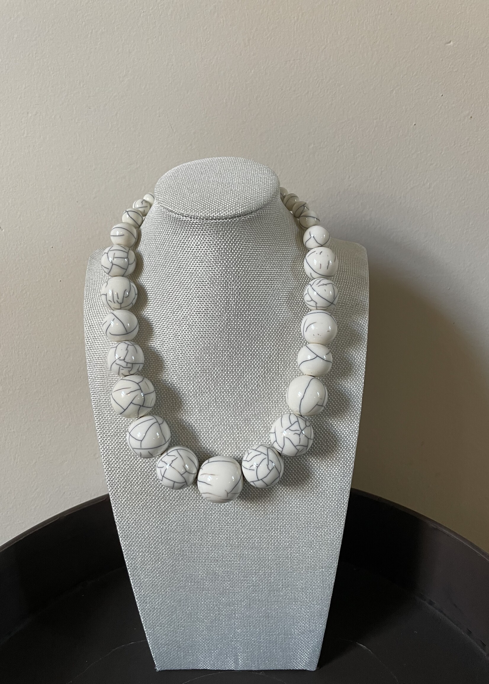 Nakony Statementketting oplopende kraal wit