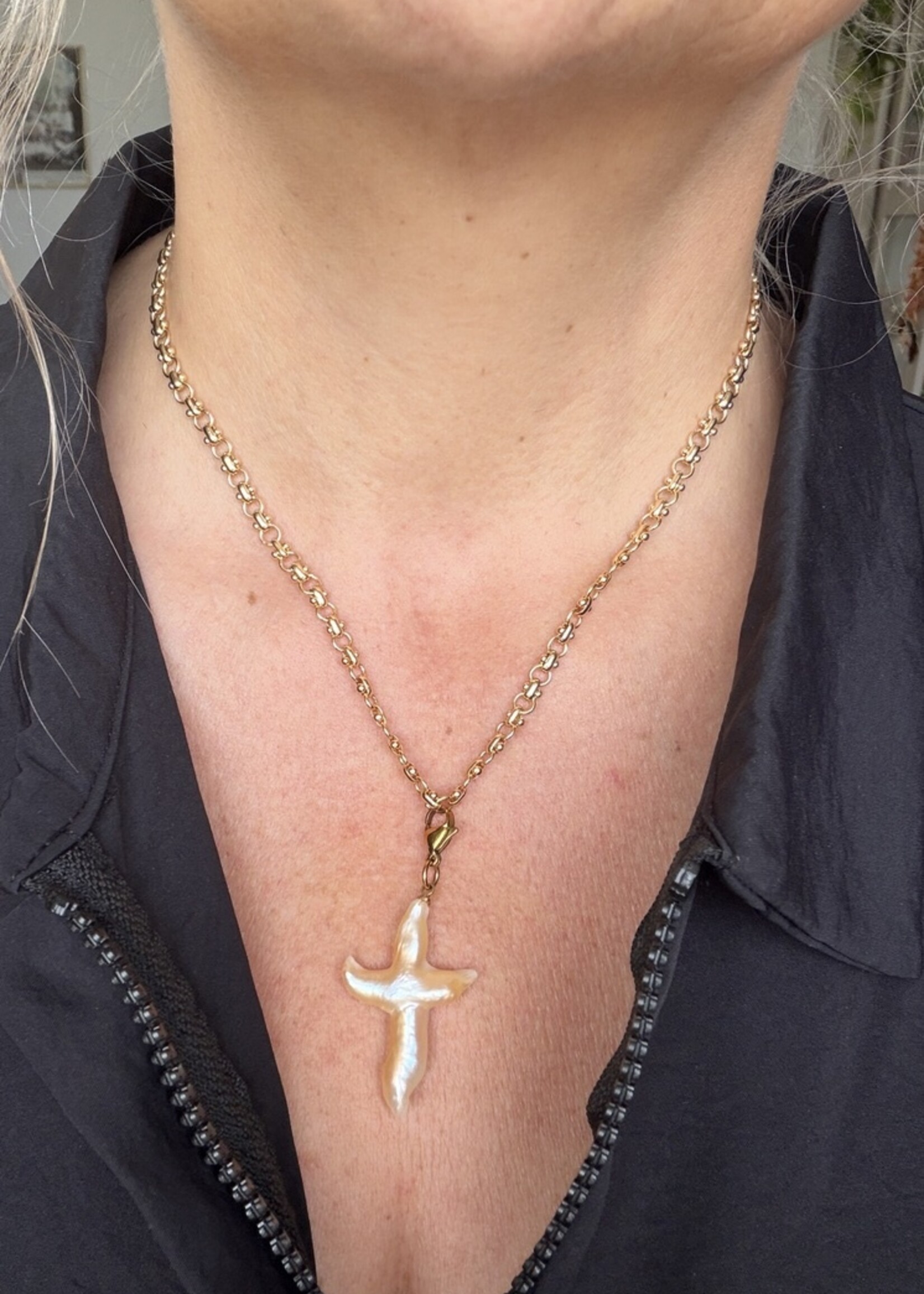 Nakony White Pearl Cross