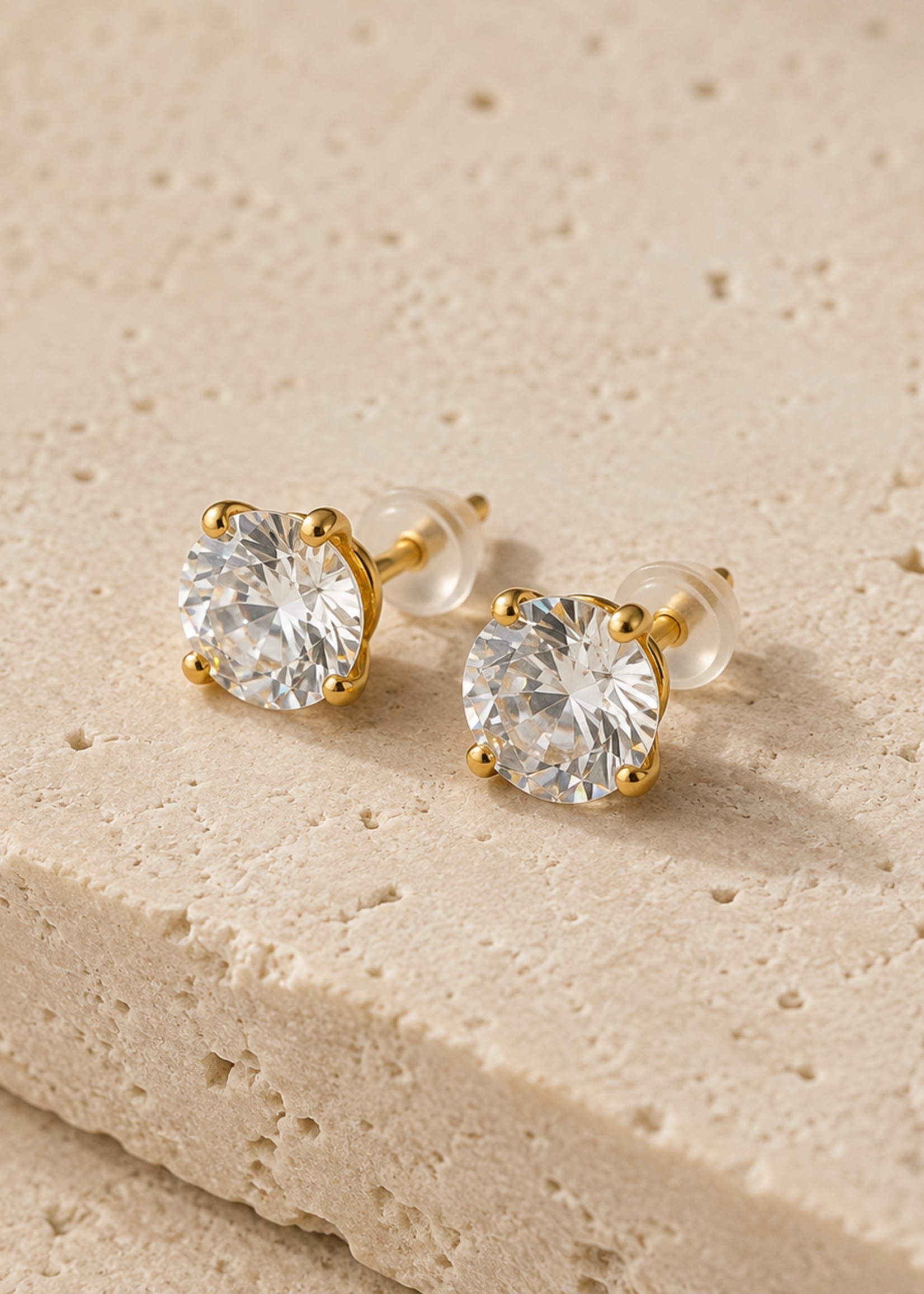 Nakony Diamond Glow Studs