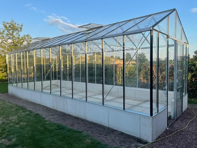 Tuinkas op muur (Limburg)