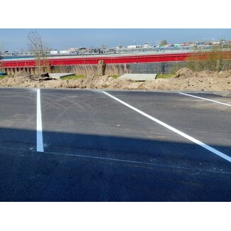 Parkeerplaats belijning schuin