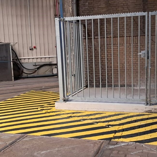 Markering gevarenzone geel-zwart