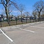 Parkeervak markering met varkensruggen