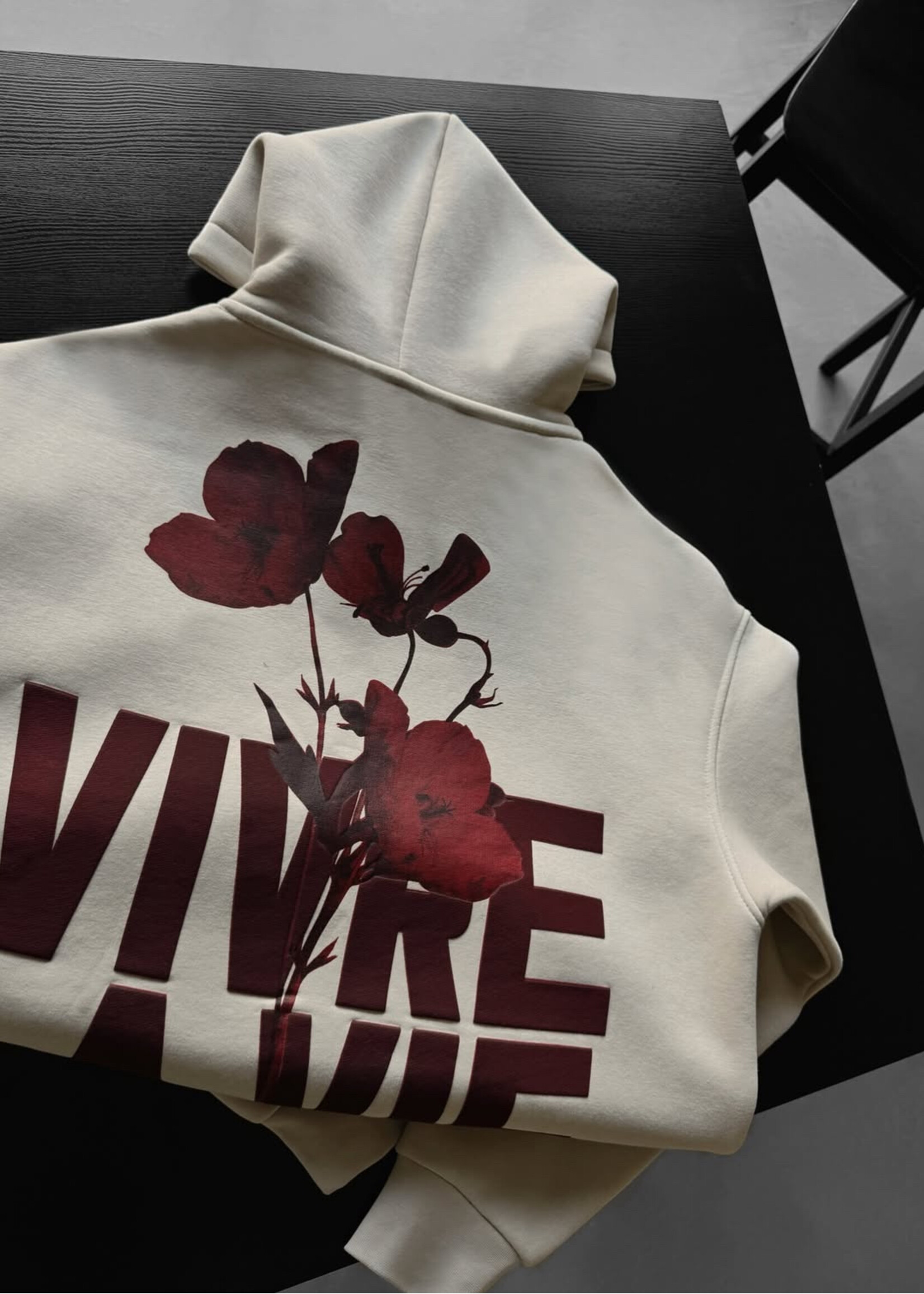 OVERSIZED VIVRE LA VIE HOODIE - BEIGE