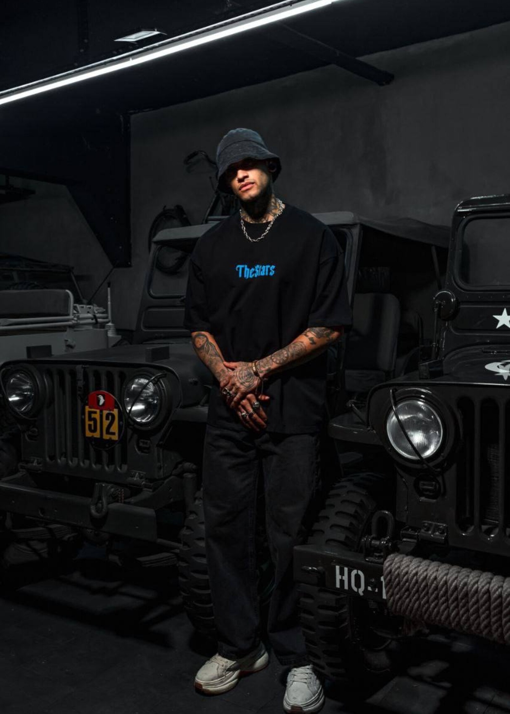 SKYBOUND EAGLE OVERSIZED TEE - BLACK