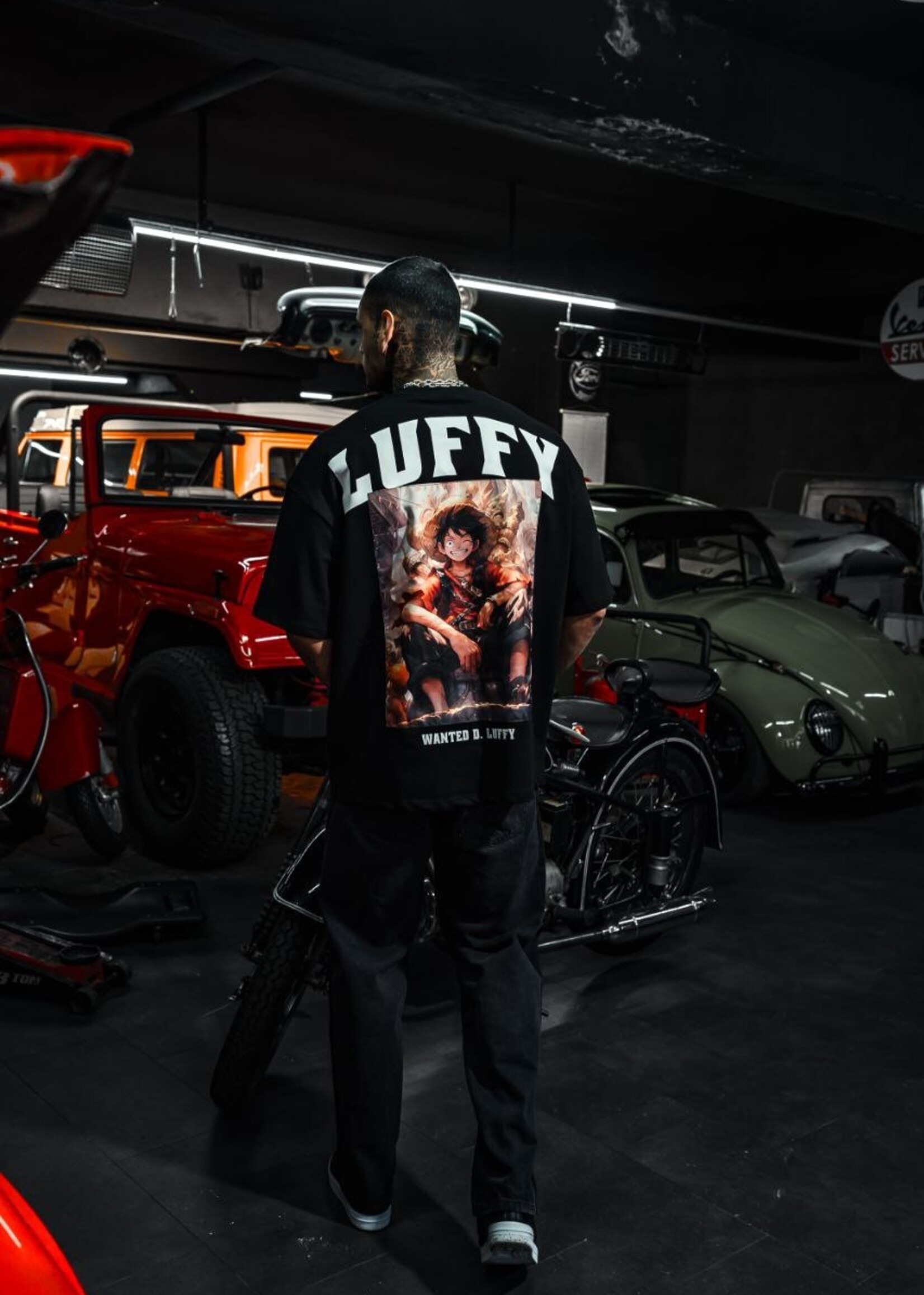 LUFFY WANTED OVERSIZED TEE- BLACK