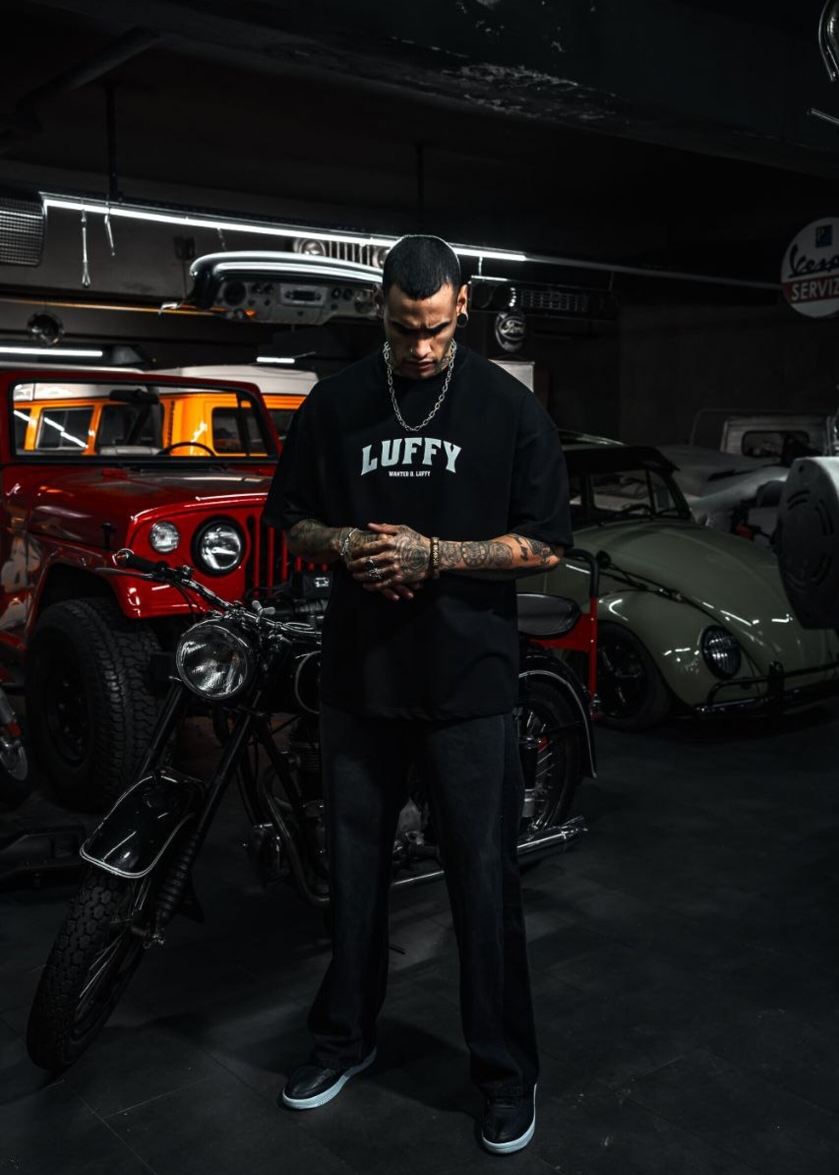 LUFFY WANTED OVERSIZED TEE- BLACK