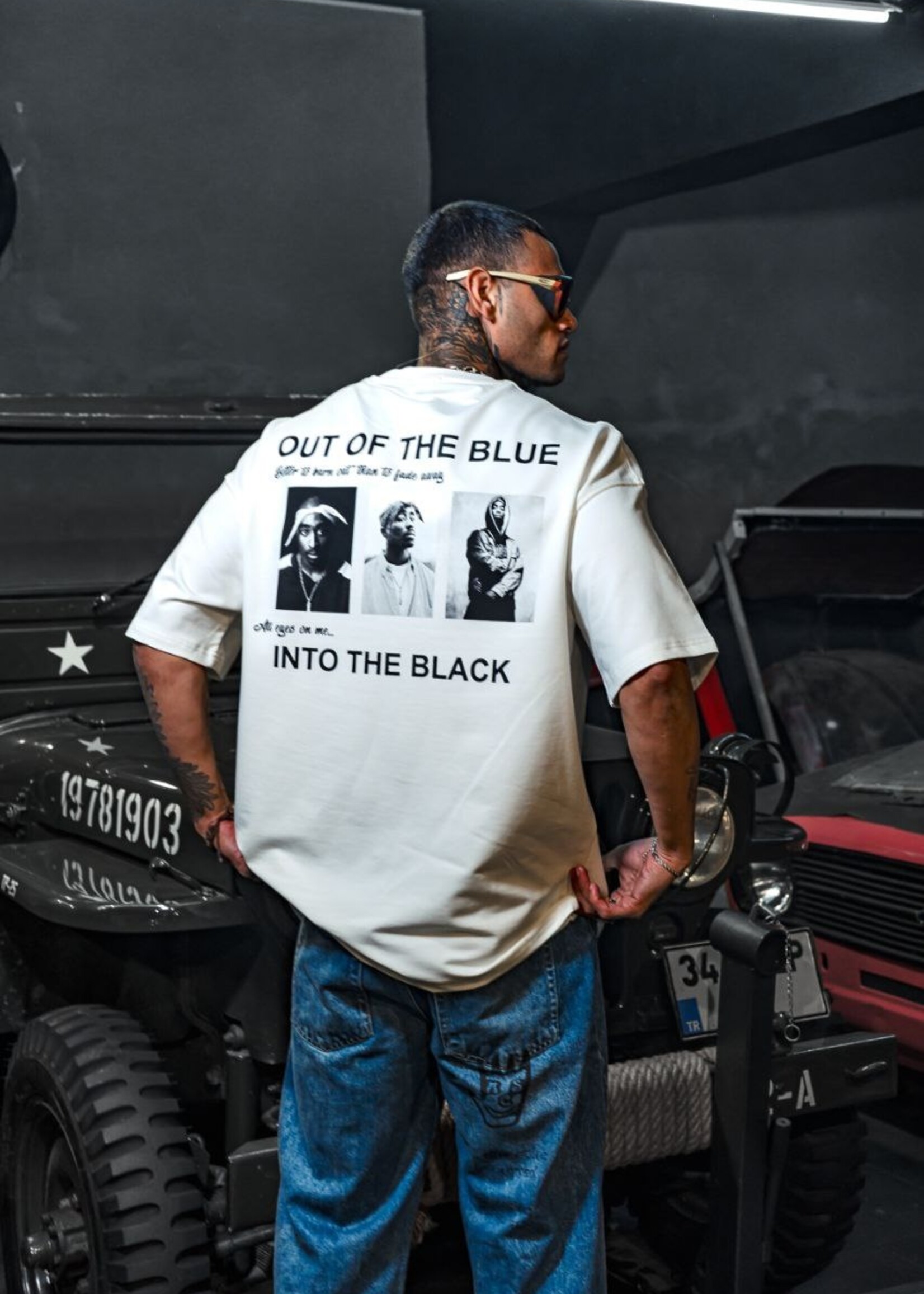 INTO THE BLACK OVERSIZED TEE - WHITE