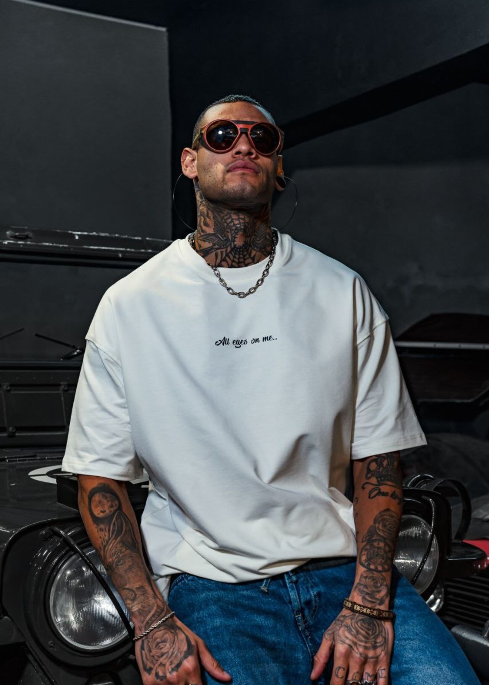 INTO THE BLACK OVERSIZED TEE - WHITE