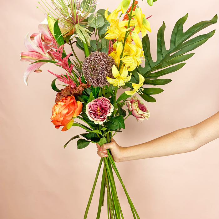 Zijden boeket "Rainbow Mayhem" | 95cm