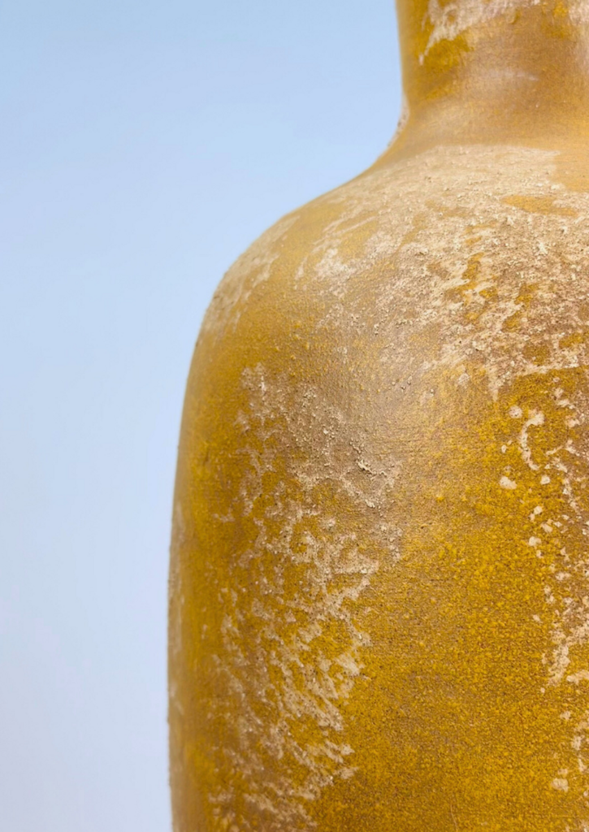 Luxe betonnen vaas - okergeel | 35cm