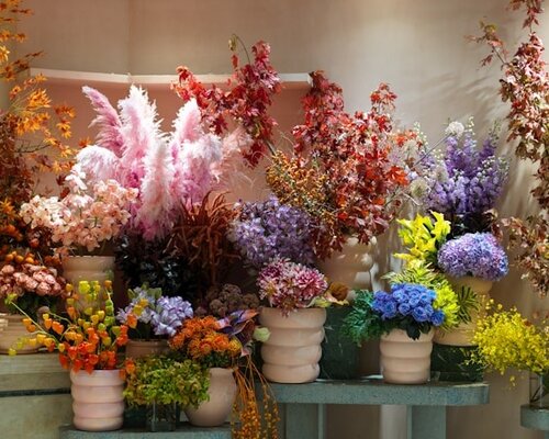 Hoe combineer je zijden bloemen?