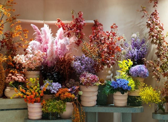 Hoe combineer je zijden bloemen?