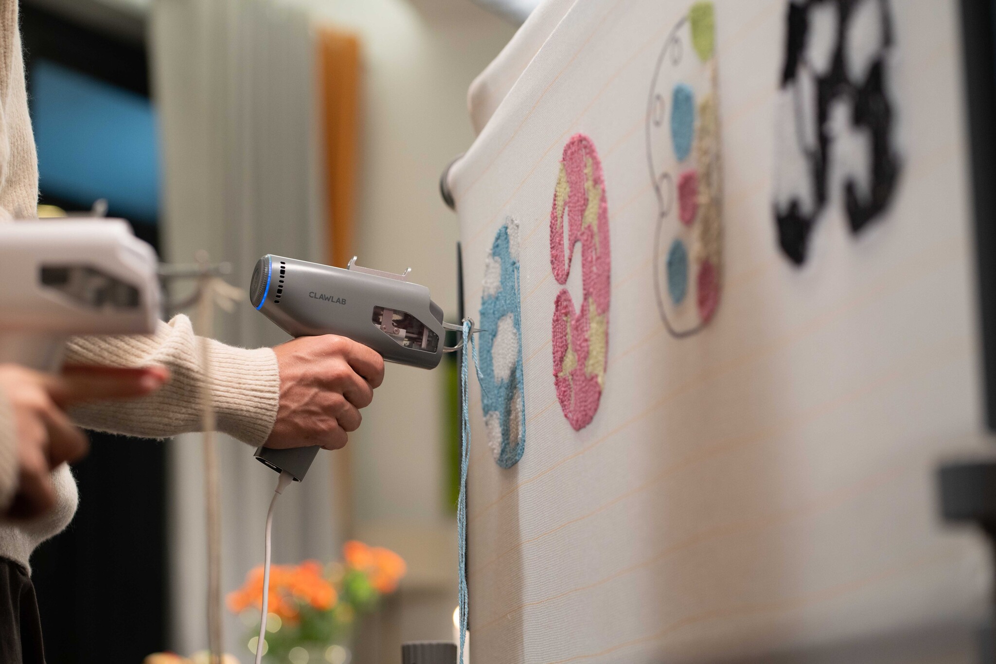 Clawlab Tufting Gun H1 in use