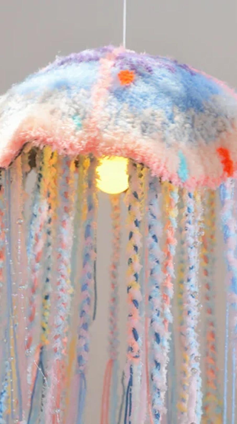 Tufted jellyfish lamp