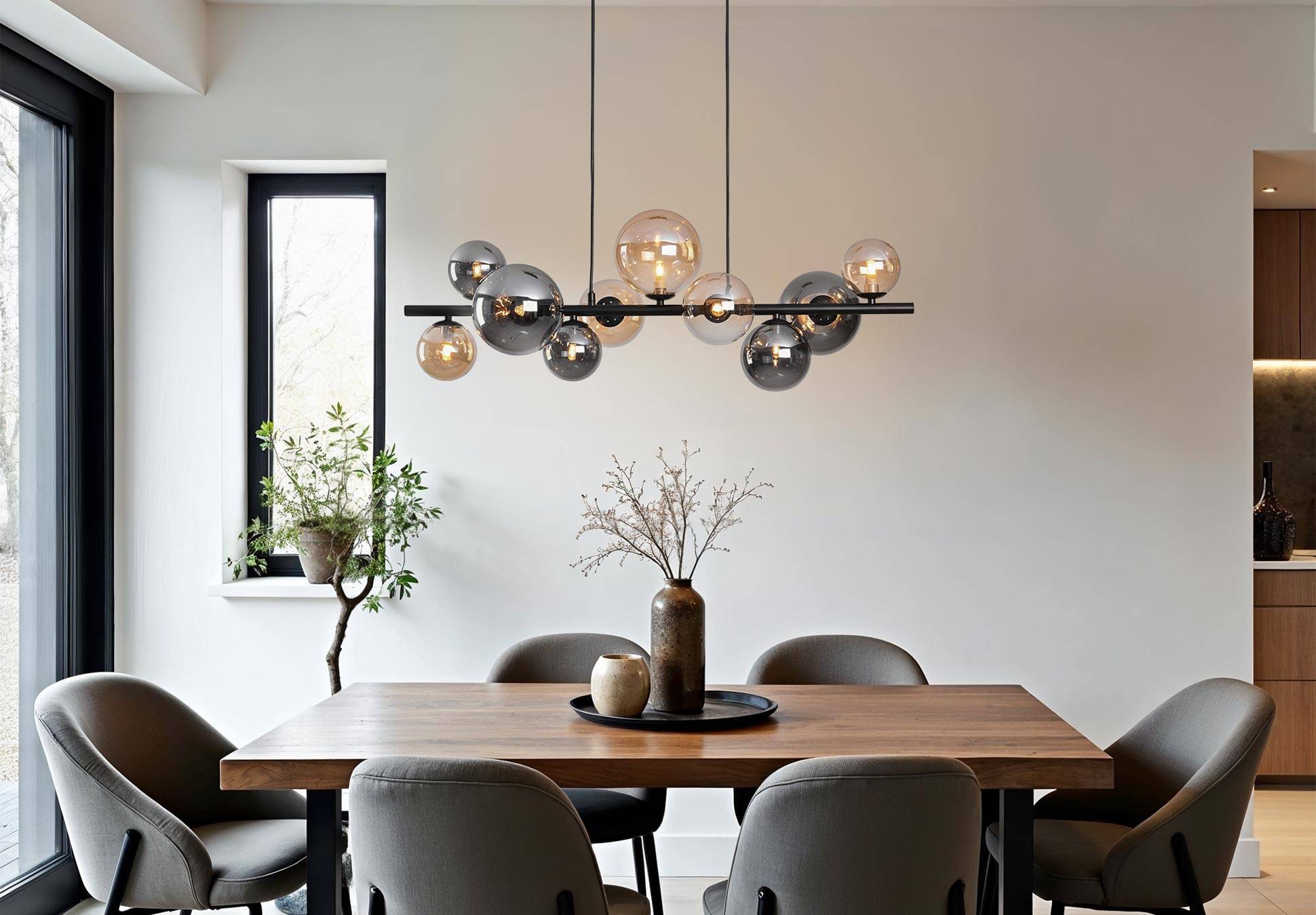 A real eye-catcher above the dining table