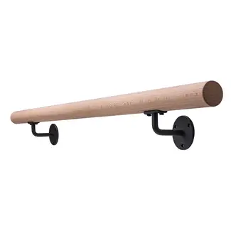 Massgefertigte Holzgeländer mit Halterungen nach Wahl