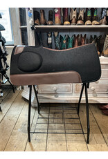 Twisted C Zadelpad Build Up Twisted C Black felt Dark Brown Leather