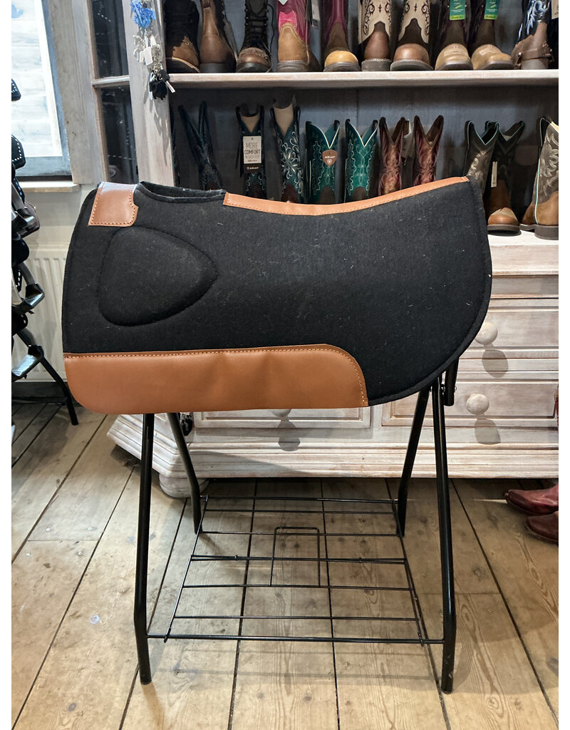 Twisted C Zadelpad Build Up Twisted C Black Felt Brown Leather Roundskirt 28 inch