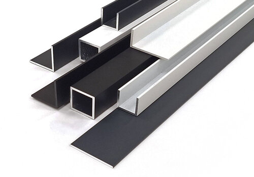Beschichtetes Aluminium nach Maß bei Aluminium-Experte - Große Auswahl farbiger Aluminiumprofile - hochwertige Pulverbeschichtung, zum fairen Preis!