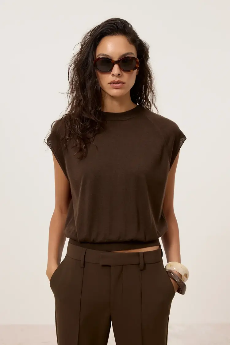 Closed C96704 Top Brown