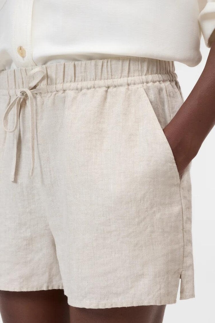 Closed C92280 Short Linen