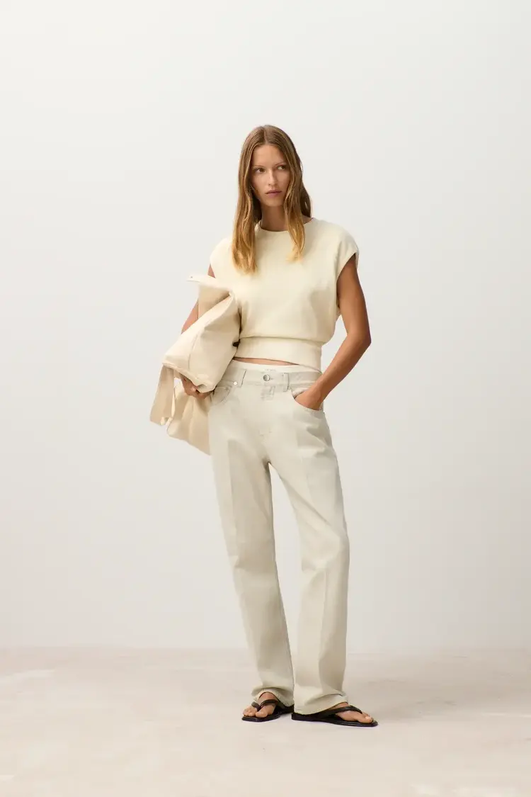 Closed C95072 Top Witherit Beige