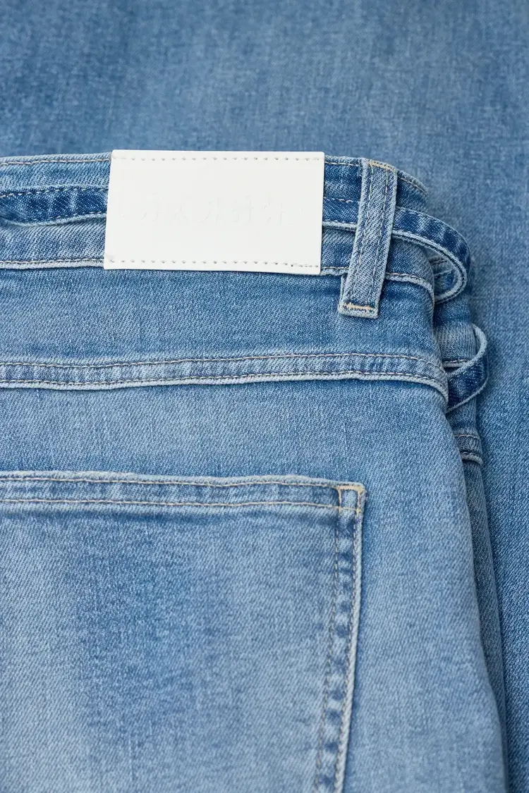 Closed GLOW UP Mid Blue