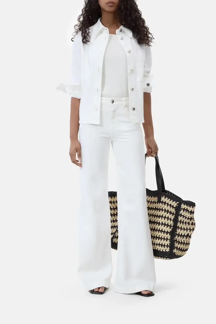 Closed GLOW UP White