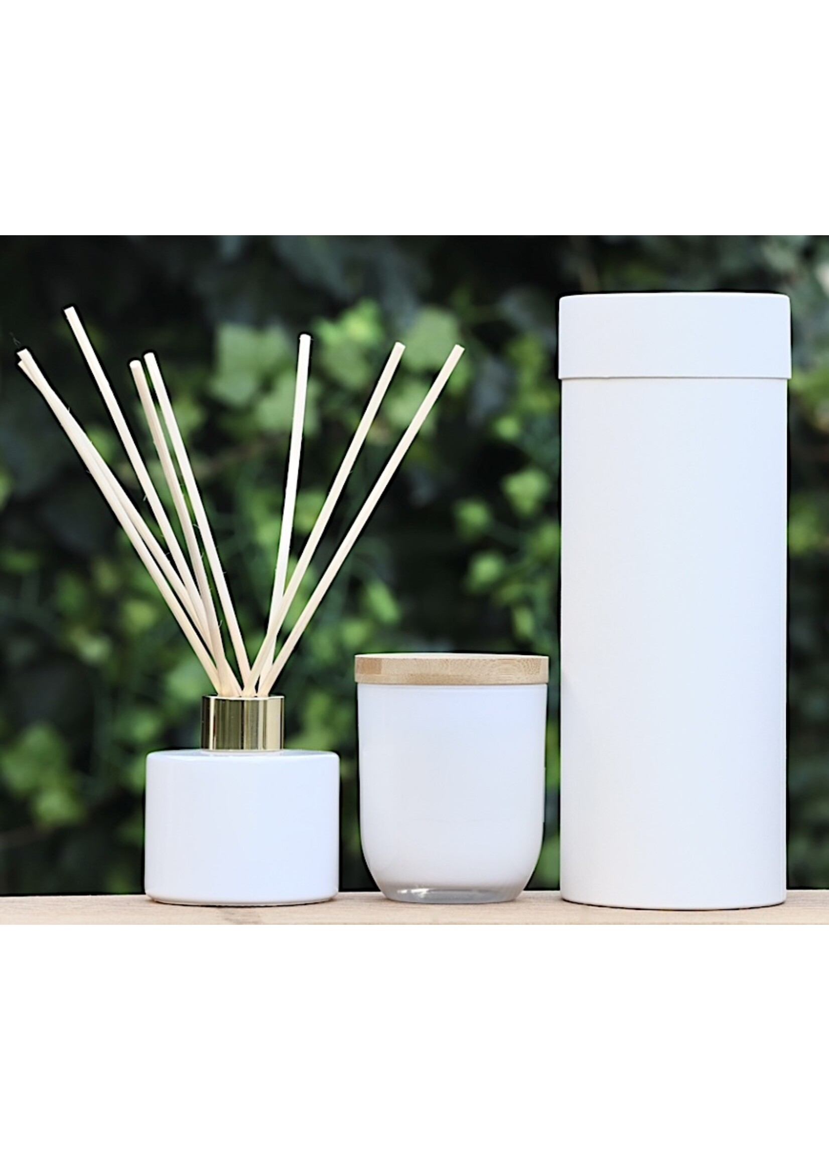 Gepersonaliseerde geurstokjes in wit flesje