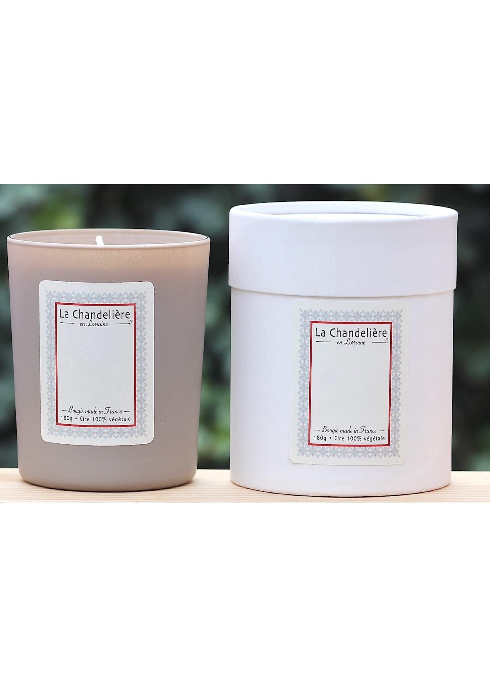 Gepersonaliseerde geurkaars verpakt in een koker