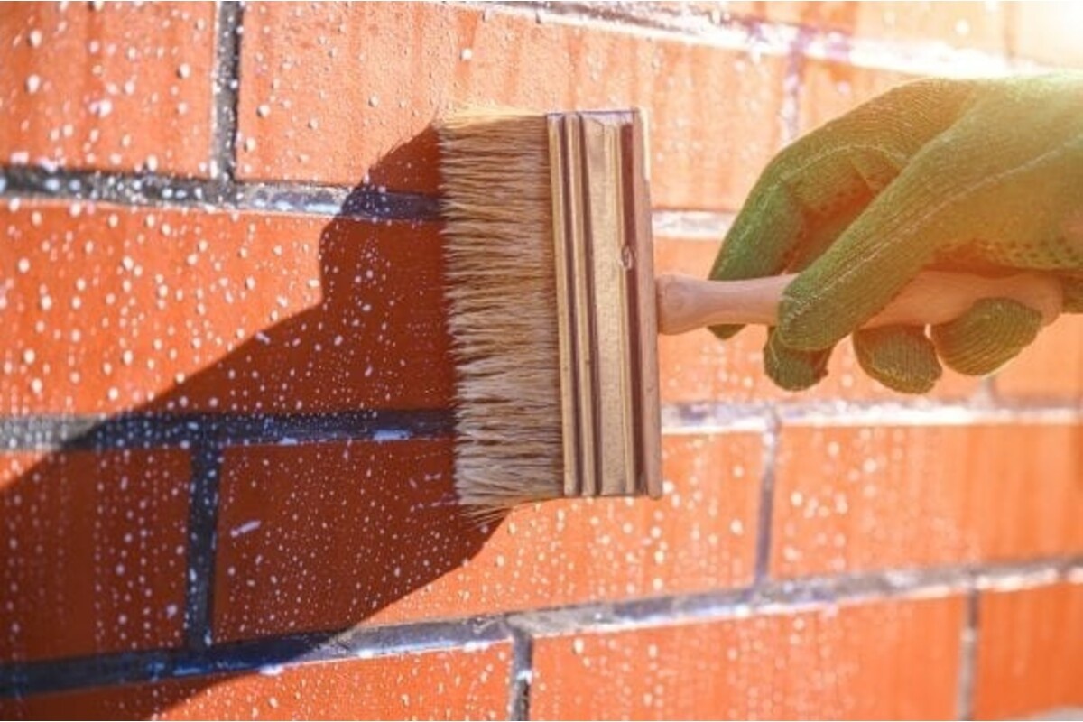 How to waterproof brick walls before winter: a practical guide