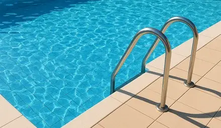 Poolvedligeholdelse