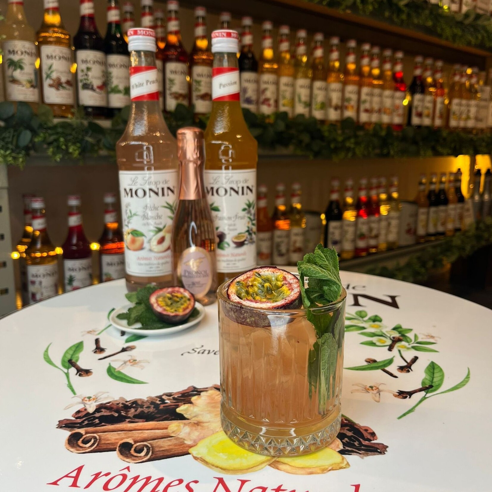 MONIN  Witte Perzik Siroop  Zomerse basis voor Bellini & specialty drinks