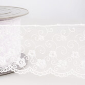 Broderie op tule - wit 1