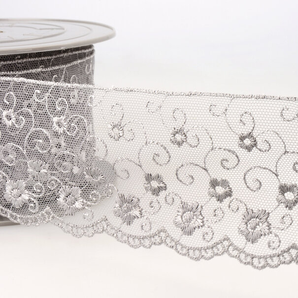 Broderie op tule - heldergrijs 31
